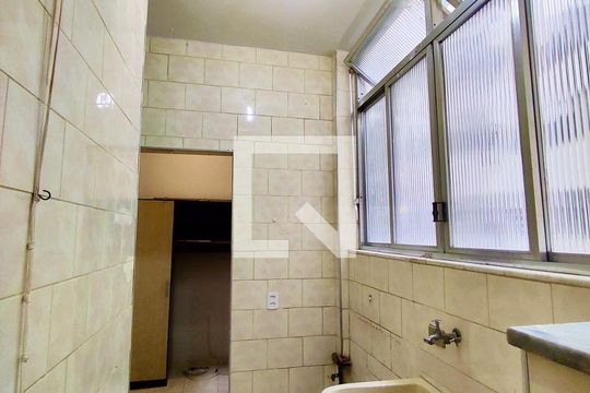 Área serviço de apartamento para alugar com 3 quartos, 96m² em Copacabana, Rio de Janeiro