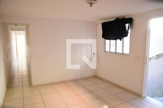 Sala de casa para alugar com 2 quartos, 80m² em Granja Carolina, Cotia