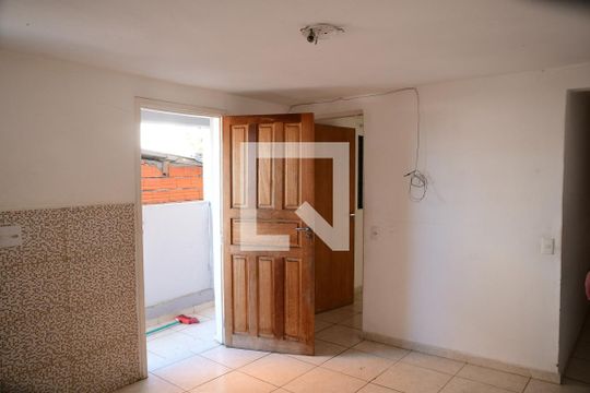 Cozinha de casa para alugar com 2 quartos, 80m² em Granja Carolina, Cotia