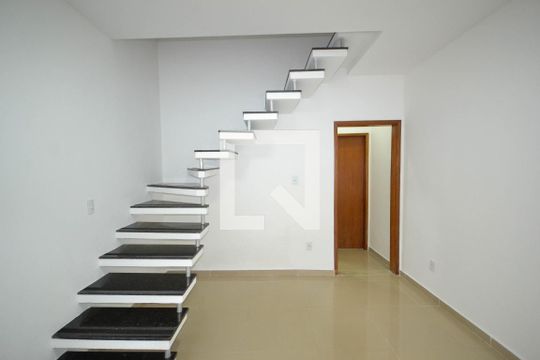 Sala de casa para alugar com 2 quartos, 68m² em Heliópolis, Belford Roxo
