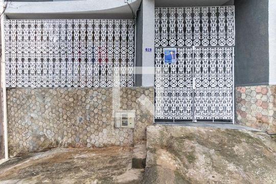 Fachada de casa para alugar com 2 quartos, 120m² em Vila Inglesa, São Paulo
