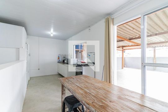 Cozinha de casa para alugar com 2 quartos, 120m² em Vila Inglesa, São Paulo