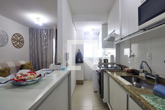 Cozinha e Área de Serviço de apartamento à venda com 2 quartos, 54m² em Parque das Nações, Santo André