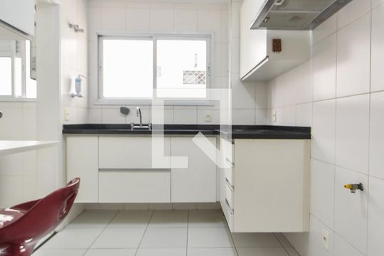 Cozinha  de apartamento para alugar com 3 quartos, 96m² em Vila Cordeiro, São Paulo