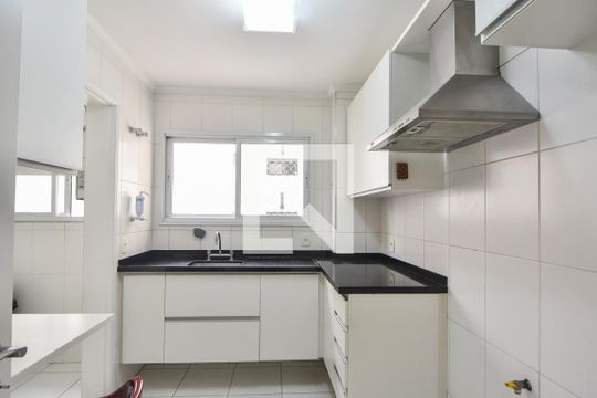 Cozinha  de apartamento para alugar com 3 quartos, 96m² em Vila Cordeiro, São Paulo
