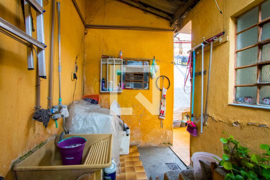 Área de serviço de casa à venda com 2 quartos, 144m² em Vila America, Santo André