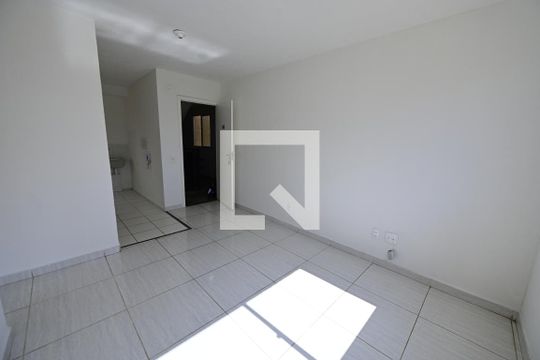 Sala de apartamento para alugar com 2 quartos, 46m² em Góia, Goiânia