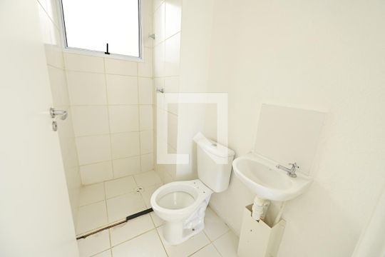Banheiro de apartamento para alugar com 2 quartos, 46m² em Góia, Goiânia