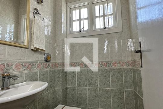 Banheiro de casa para alugar com 2 quartos, 180m² em Santa Teresa, São Leopoldo