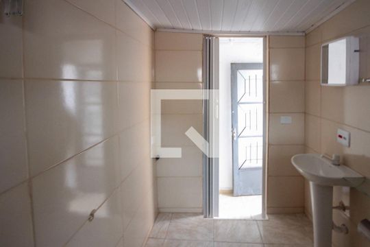Banheiro de kitnet/studio para alugar com 1 quarto, 30m² em Vila Ema, São Paulo