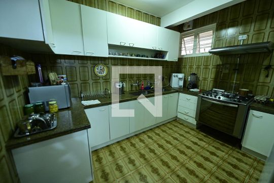Cozinha de casa para alugar com 6 quartos, 503m² em Setor Bueno, Goiânia