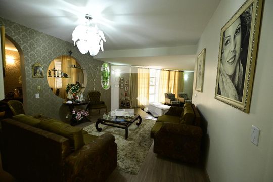 Casa para alugar com 6 quartos, 503m² em Setor Bueno, Goiânia