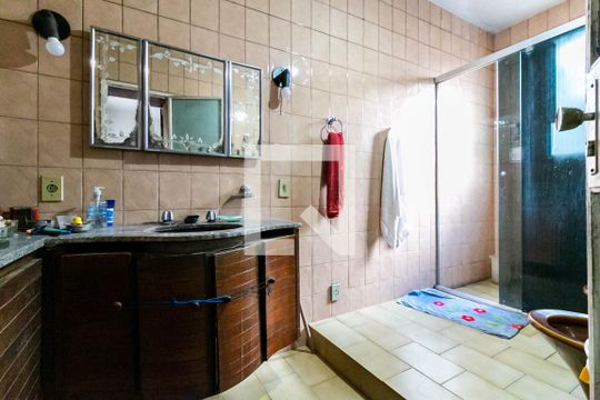 Banheiro da Suíte de casa à venda com 4 quartos, 710m² em Padre Eustáquio, Belo Horizonte
