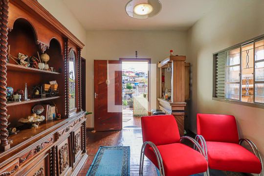 Sala de Estar de casa à venda com 6 quartos, 240m² em Aparecida, Belo Horizonte