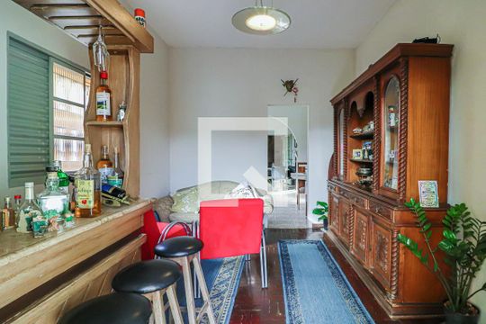 Casa à venda com 6 quartos, 240m² em Aparecida, Belo Horizonte