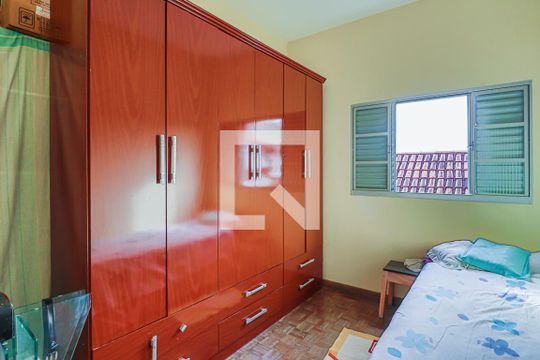Quarto 1 de casa à venda com 6 quartos, 240m² em Aparecida, Belo Horizonte