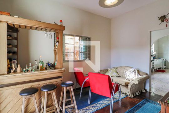 Sala de Estar de casa à venda com 6 quartos, 240m² em Aparecida, Belo Horizonte