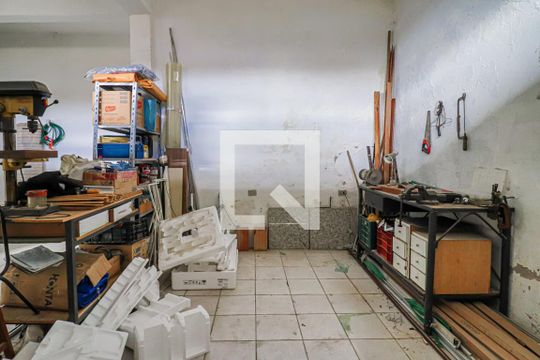 Garagem de casa à venda com 6 quartos, 240m² em Aparecida, Belo Horizonte