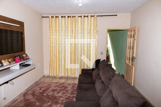 Sala de estar de casa à venda com 3 quartos, 150m² em Vila das Valsas, São Bernardo do Campo