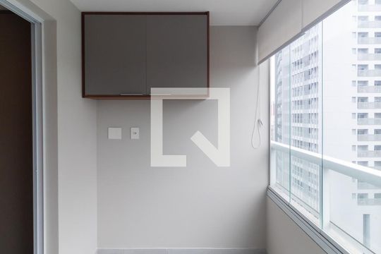 Varanda de kitnet/studio para alugar com 1 quarto, 25m² em Jardim Paulistano, São Paulo