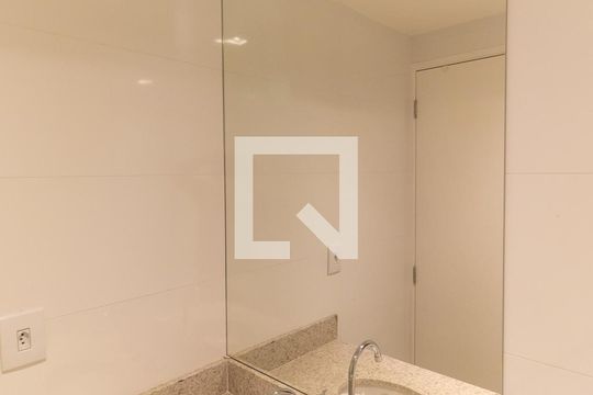 Banheiro de kitnet/studio para alugar com 1 quarto, 25m² em Jardim Paulistano, São Paulo