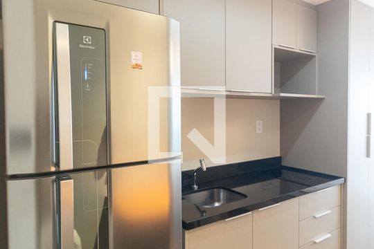 Cozinha de kitnet/studio para alugar com 1 quarto, 25m² em Jardim Paulistano, São Paulo
