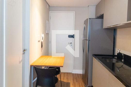 Cozinha de kitnet/studio para alugar com 1 quarto, 25m² em Jardim Paulistano, São Paulo