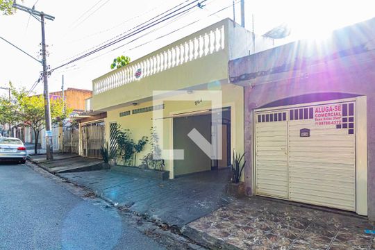 Fachada de casa à venda com 4 quartos, 139m² em Conjunto Residencial Butantã, São Paulo