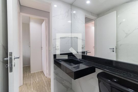 Banheiro de apartamento para alugar com 2 quartos, 47m² em Taboão, São Bernardo do Campo