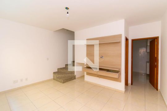 Casa de Condomínio para alugar com 2 quartos, 70m² em Vila Santa Clara, São Paulo