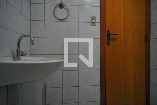 Banheiro de kitnet/studio à venda com 1 quarto, 30m² em Centro, São Leopoldo