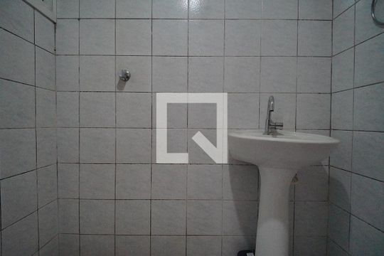 Banheiro de kitnet/studio à venda com 1 quarto, 30m² em Centro, São Leopoldo