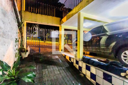 Garagem de casa à venda com 3 quartos, 230m² em Vila Camilopolis, Santo André