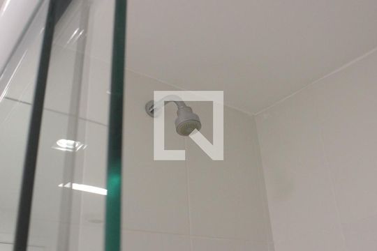 Chuveiro de apartamento para alugar com 1 quarto, 45m² em Bela Vista, São Paulo