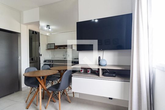 Sala de apartamento para alugar com 2 quartos, 33m² em Parque Fongaro, São Paulo