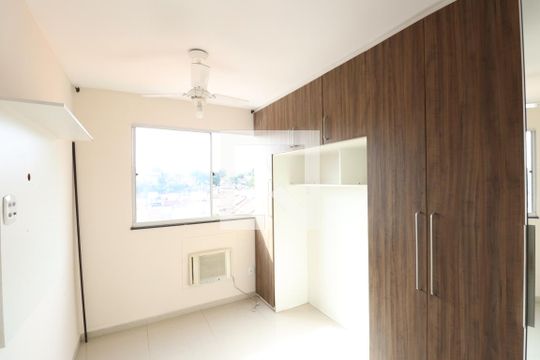 Quarto 1 de apartamento para alugar com 2 quartos, 100m² em Galo Branco, São Gonçalo