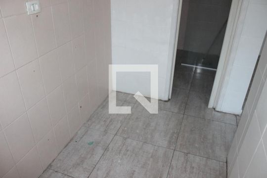Cozinha de apartamento para alugar com 1 quarto, 35m² em Itararé, São Vicente