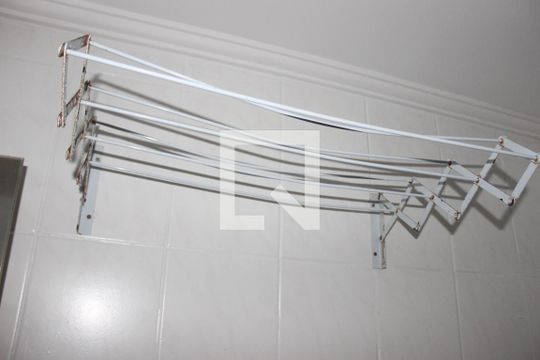 Banheiro de apartamento para alugar com 1 quarto, 35m² em Itararé, São Vicente