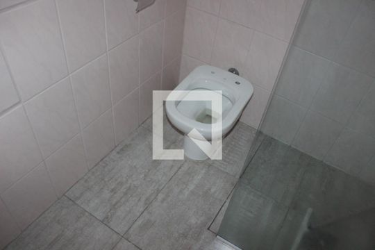 Banheiro de apartamento para alugar com 1 quarto, 35m² em Itararé, São Vicente