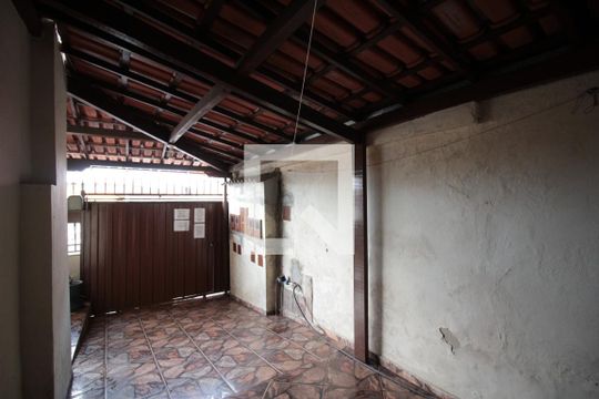 Garagem de casa à venda com 3 quartos, 88m² em Rio Branco, Belo Horizonte
