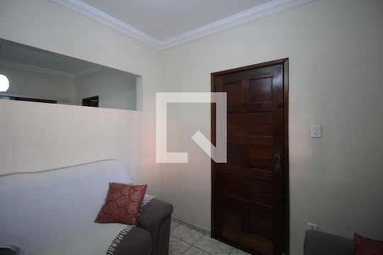 Sala de casa à venda com 3 quartos, 88m² em Rio Branco, Belo Horizonte
