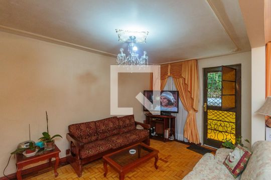 Sala  de casa à venda com 5 quartos, 217m² em Nonoai, Porto Alegre