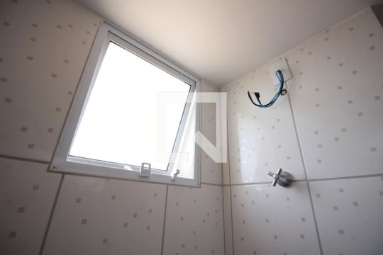 Banheiro Social de apartamento para alugar com 2 quartos, 49m² em Planalto, Belo Horizonte
