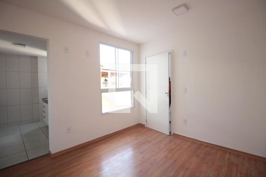 Sala de apartamento para alugar com 2 quartos, 49m² em Planalto, Belo Horizonte