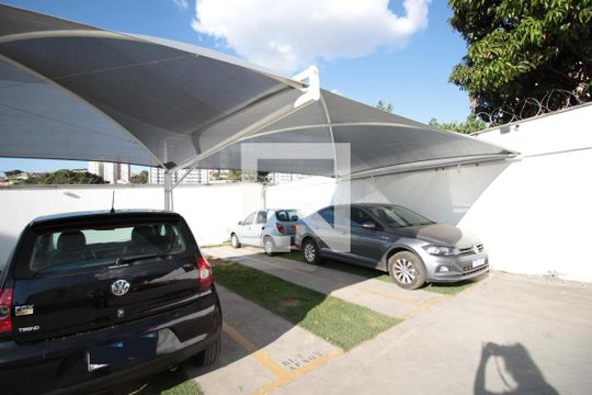 Garagem de apartamento para alugar com 2 quartos, 49m² em Planalto, Belo Horizonte