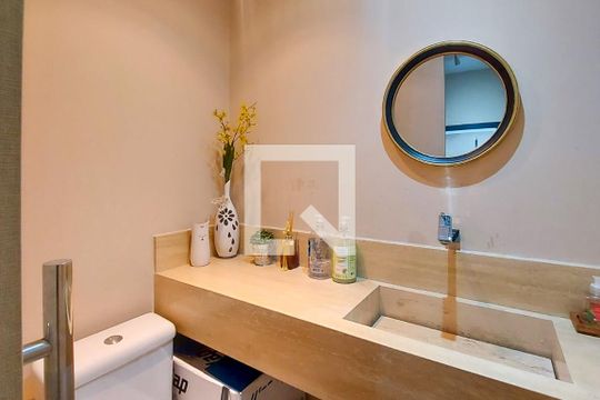 Lavabo  de apartamento para alugar com 4 quartos, 201m² em Vila Gumercindo, São Paulo