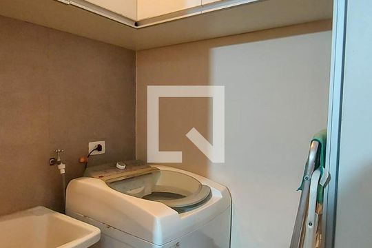 Área de Serviço  de apartamento para alugar com 4 quartos, 201m² em Vila Gumercindo, São Paulo
