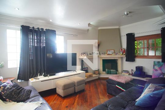 Casa à venda com 4 quartos, 270m² em Jardim Maua, Novo Hamburgo