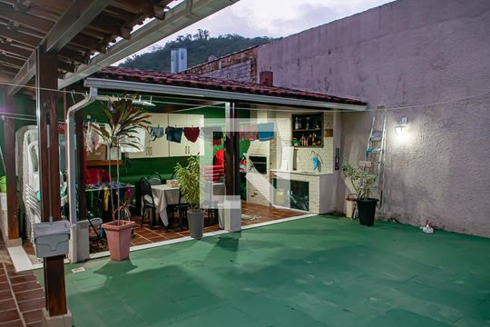 Área comum de casa para alugar com 3 quartos, 300m² em Taquara, Rio de Janeiro