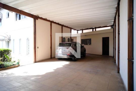 Garagem de casa à venda com 3 quartos, 194m² em Jardim Brasilia (zona Leste), São Paulo